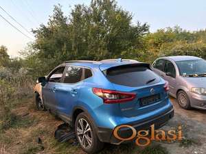 Na prodaju havarisan QASHQAI