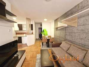 Lepo namešten dvosoban stan na keju ID#6344