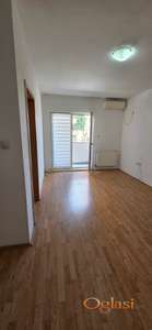 Telep Novi Sad, 35m2, I sprat.
