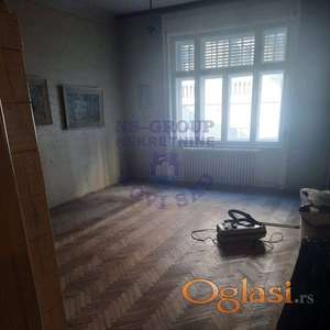 U samom centru grada izdaje se prostran četvorosoban stan površine 109m²