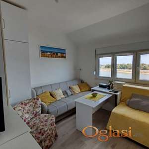 GARSONJERA SA POGLEDOM NA TVRĐAVU