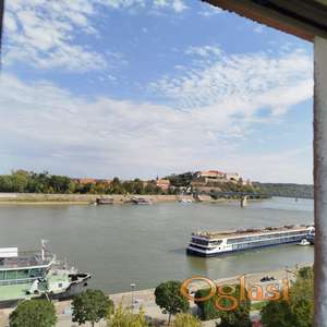 GARSONJERA SA POGLEDOM NA TVRĐAVU