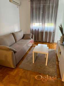 Lep jednoiposoban stan - 32m2 - Bulevar Evrope