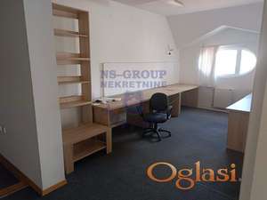 Fantastičan četvorosoban stan u centru.