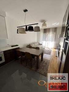 KOD NIS-A, 78m2, Trosoban, Namešten