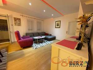 ODLIČAN TROSOBAN STAN KOD SOCIJALNOG - TOP LOKACIJA!