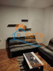 Izdaje se odličan, jednosoban stan u ulici Cara Uroša, 30m2