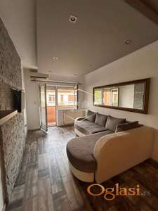 Vukov spomenik, 2.0 lux, namešten ID#5503