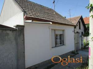 Prodaja manje trosobne kuće u blizini centra Bečeja