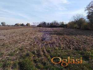 Više placeva, četiri parcele. Prosečna kvadratura oko 1000 m2.