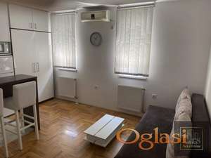 Jednoiposoban stan na Bulevaru Evrope ! Telepska