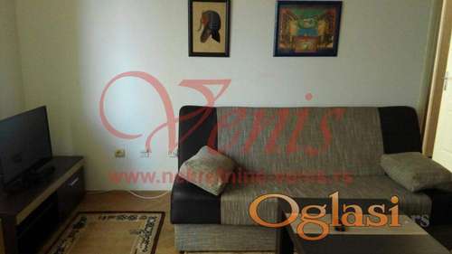 BULEVAR OSLOBOĐENJA - kod Futoške pijace 34 m2 - 300 Evra ID#2435