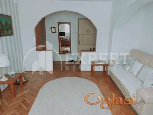 Dvosoban stan 55m2  pored pešačke zone, strogi centar