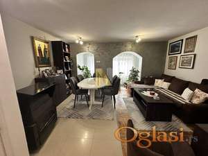 Na prodaju porodična kuća u Starim Ledincima