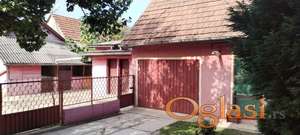 Prodajem plac i kucu sa pomocnim objektima