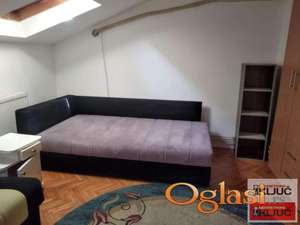 SOCIJALNO -nameštena garsonjera od 15.novembra