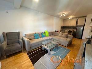 Retko u ponudi- jednoiposoban stan sa stvarima  u centru ID#7325