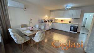 Ova prelepa kuća nudi savremeno uređenje i funkcionalnost