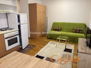 NAMEŠTENA GARSONJERA 25M2 U CENTRU GRADA, BLIZU SOCIJALNOG, 270EU