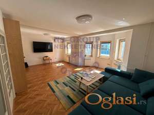 Cetvorosoban stan na TOP lokaciji! Kompletno renoviran! Retko u ponudi!