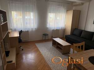 Izdajem garsonjeru u centru