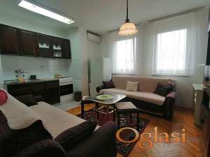 Nameštena sređena garsonjera 22m2 - Detelinara