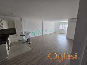 PROSTRAN TROIPOSOBAN STAN NA SAJMIŠTU – 104 m² 