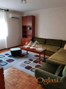 IZDAJE SE STAN U STAROM GRADU ID#3795