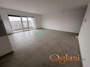 Odličan nov četvorosoban u urbanoj vili na ekskluzivnoj lokaciji 