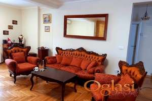 Prodajemo odličnu kuću, 395m2, Kaluđerica, Kenak