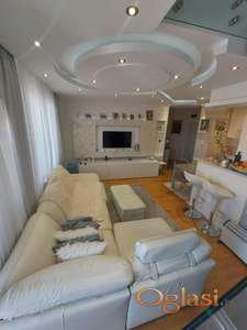 FANTASTIČAN ČETVOROSOBAN STAN U CENTRU NOVOG SADA