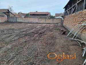 Odlična parcela u blizini novog tržnog centra