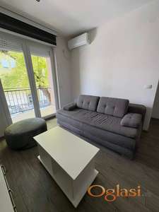 PRELEP STAN, 45m2, NAMESTEN MODERNO, SA PARKINGOM U DVORISTU ZGRADE