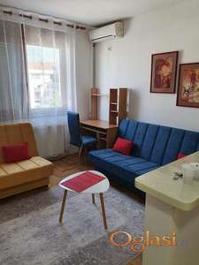 Izdaje se garsonjera na Grbavici