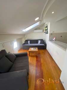 LEP STAN DVOSOBAN, BULEVAR OSLOBODJENJA, NAMESTEN POTPUNO, 350EUR