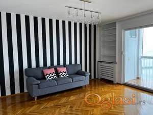 Novi Sad - Beogradski kej - trosoban stan odmah useljiv - 800 eura