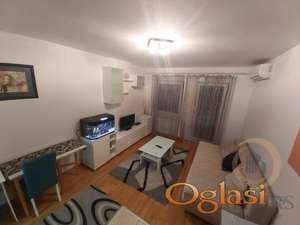 <p>LEPA GARSONJERA, NOVA DETELINARA 