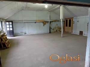 Poslovni prostor, periferija Mladenovca, 110m2 +35m2