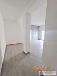 Zemun, Batajnica, Marka Peričina Kamenjara, 63m2