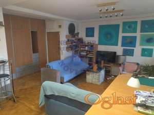 Dvosoban stan od 54m2 kod Bulevara oslobođenja!