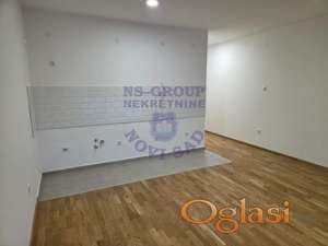 Useljiv jednoiposoban stan - Parking u ceni