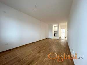 Nov, trosoban stan za poslovnu delatnost,Square garden