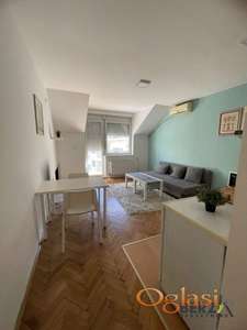 LEPA, KOMFORNA GARSONJERA NA GRBAVICI