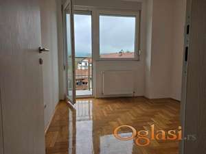 Prodajem NOV stan u centru Loznice