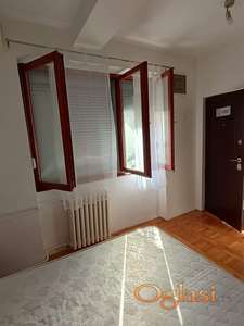 Garsonjera u pešačkoj zoni - zajedno sa troskovima 300 eur