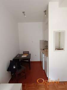 Garsonjera u pešačkoj zoni - zajedno sa troskovima 300 eur