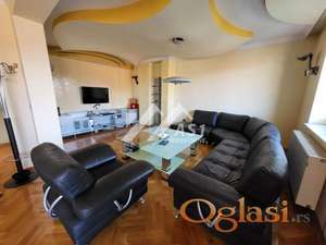 IZDAJE SE LUX CETVOROSOBAN STAN U CENTRU-GARAZA ID#5199