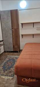 Izdajem stan u centru.