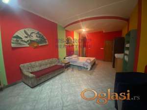 Odlična garsonjera na Limanu 4!