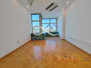 Novi Sad - Poslovni prostor u poslovnoj zgradi ID#1158